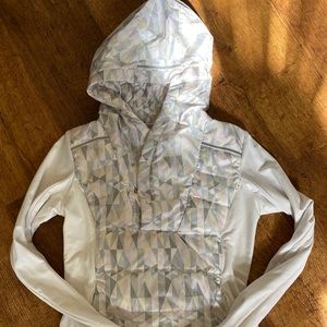 Lululemon hoodied top size S